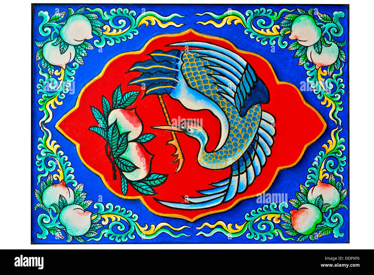 La conception orientale de la peinture d'oiseaux grue chinois et les pêches sur mur de temple chinois en Thaïlande Banque D'Images