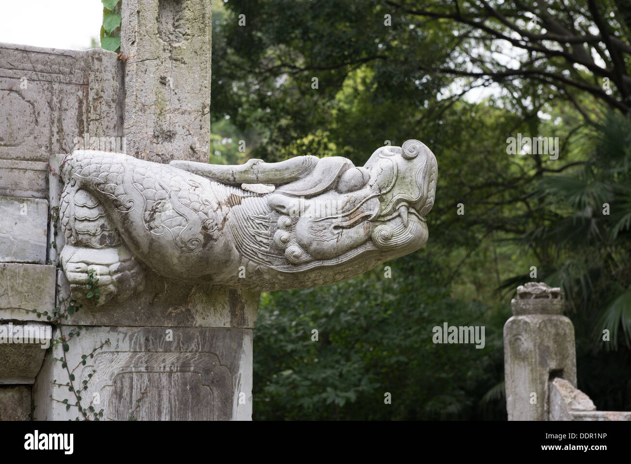 Les Tombeaux des Ming, Nanjing, Chine. Détail de la terrasse sous le hall Xiaoling. Banque D'Images