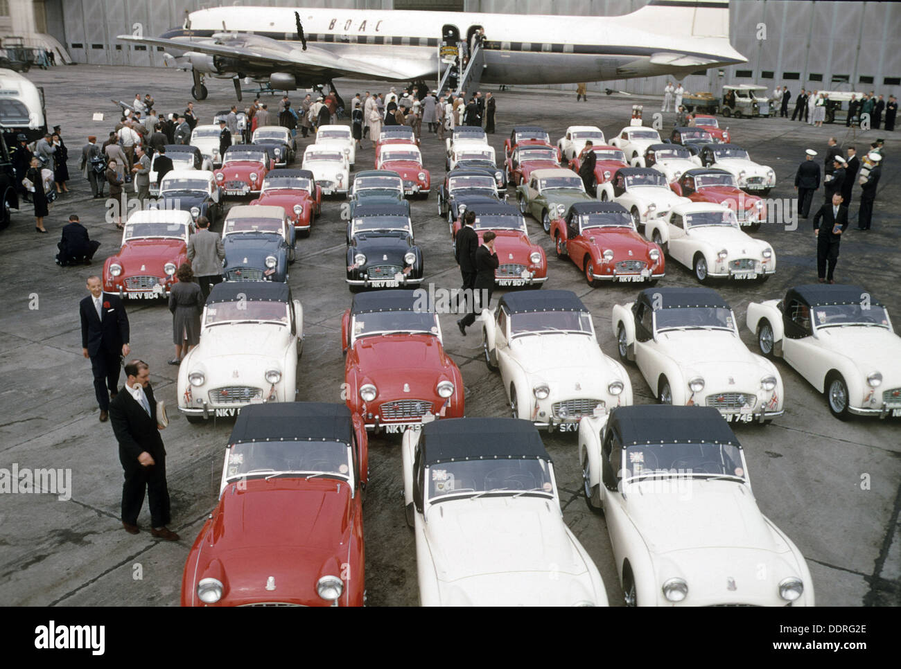 AUSTIN HEALEY SPRITE voitures alignées pour l'exportation en Amérique en 1961 Banque D'Images