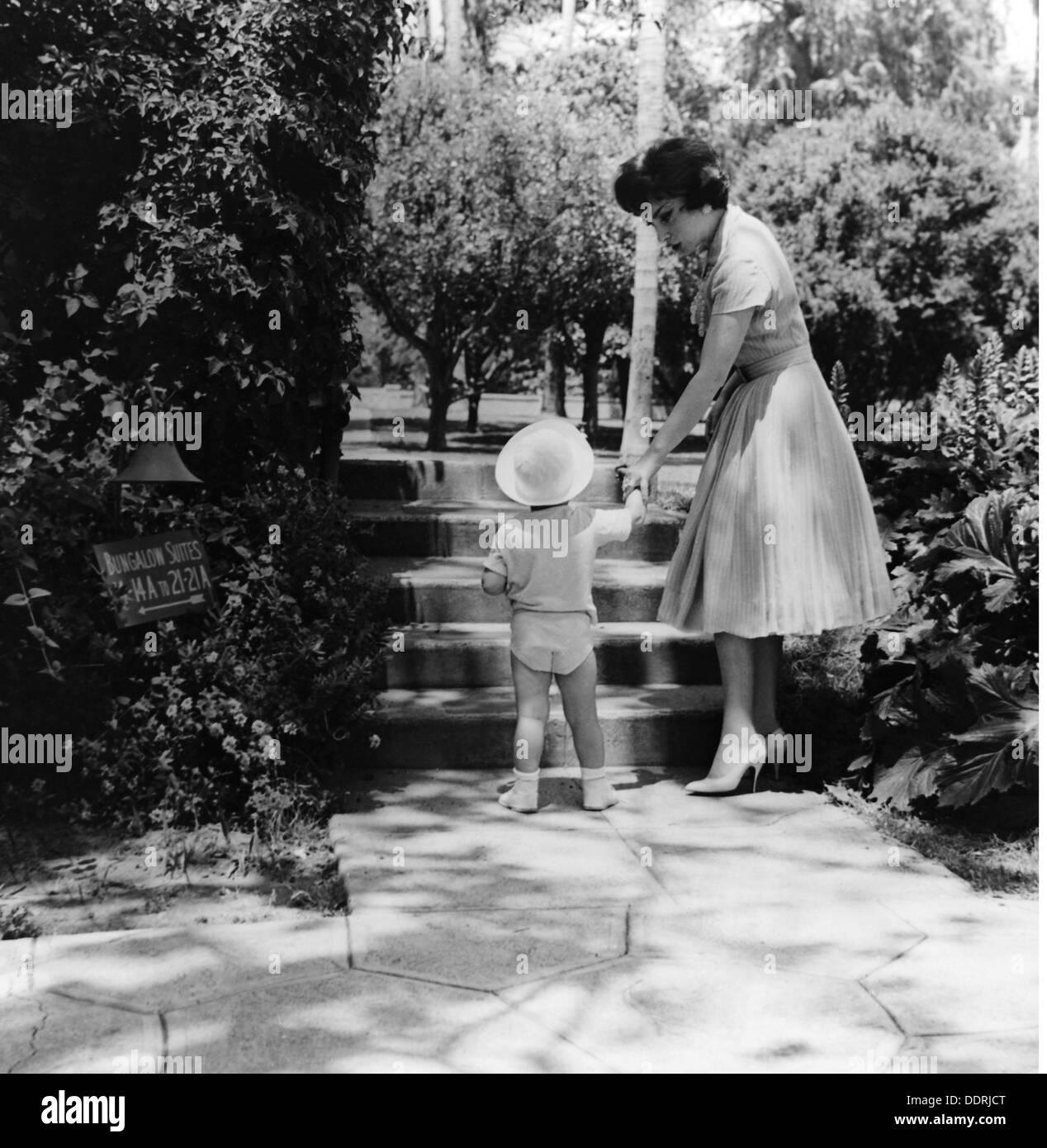 Lollobrigida, Gina, * 4.7.1927, actrice italienne, demi-longueur, avec son fils Milko Skofic Jr., Los Angeles, vers 1960, Banque D'Images