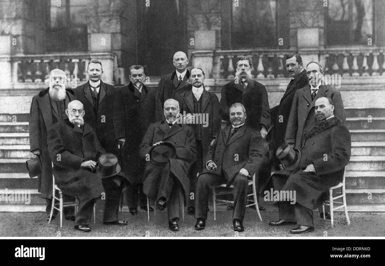 Première Guerre des Balkans 1912,délégués de la Ligue des Balkans aux négociations de paix,photo de groupe,Londres,1913,2 0ème siècle,1910s,10s,Europe,Balkans,Ligue des Balkans,guerre,guerres,paix,participant,participants,diplomatie,diplomate,diplomate,diplomate,diplomate,diplomate,diplomate,diplomate,diplomate,diplomate,politicien,Serbie,Grèce,Bulgarie,Romanios,Premier ministre,Lazelan,Lazelos,Premier ministre,Lazelan,Lazelos,Premier ministre,Lazelan,Lazelos,Premier ministre,Lazelan,Lazelos,Lazelos,Premier ministre,Lazelos,Lazelan,Lazzan,Lazzan,Lazy-Legios,Lazy,Lazy, Banque D'Images