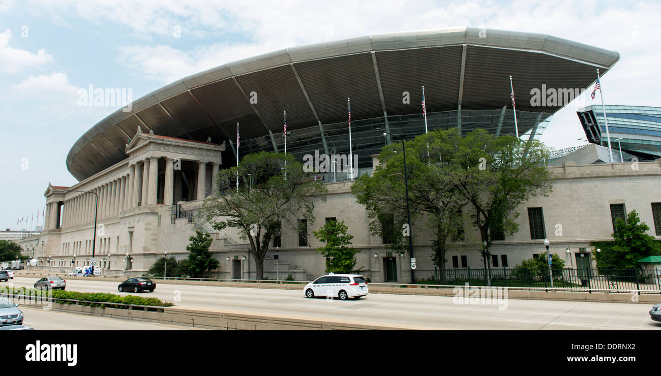 Soldier Field Stadium sur Lake Shore Drive, Chicago, comté de Cook, Illinois, États-Unis Banque D'Images