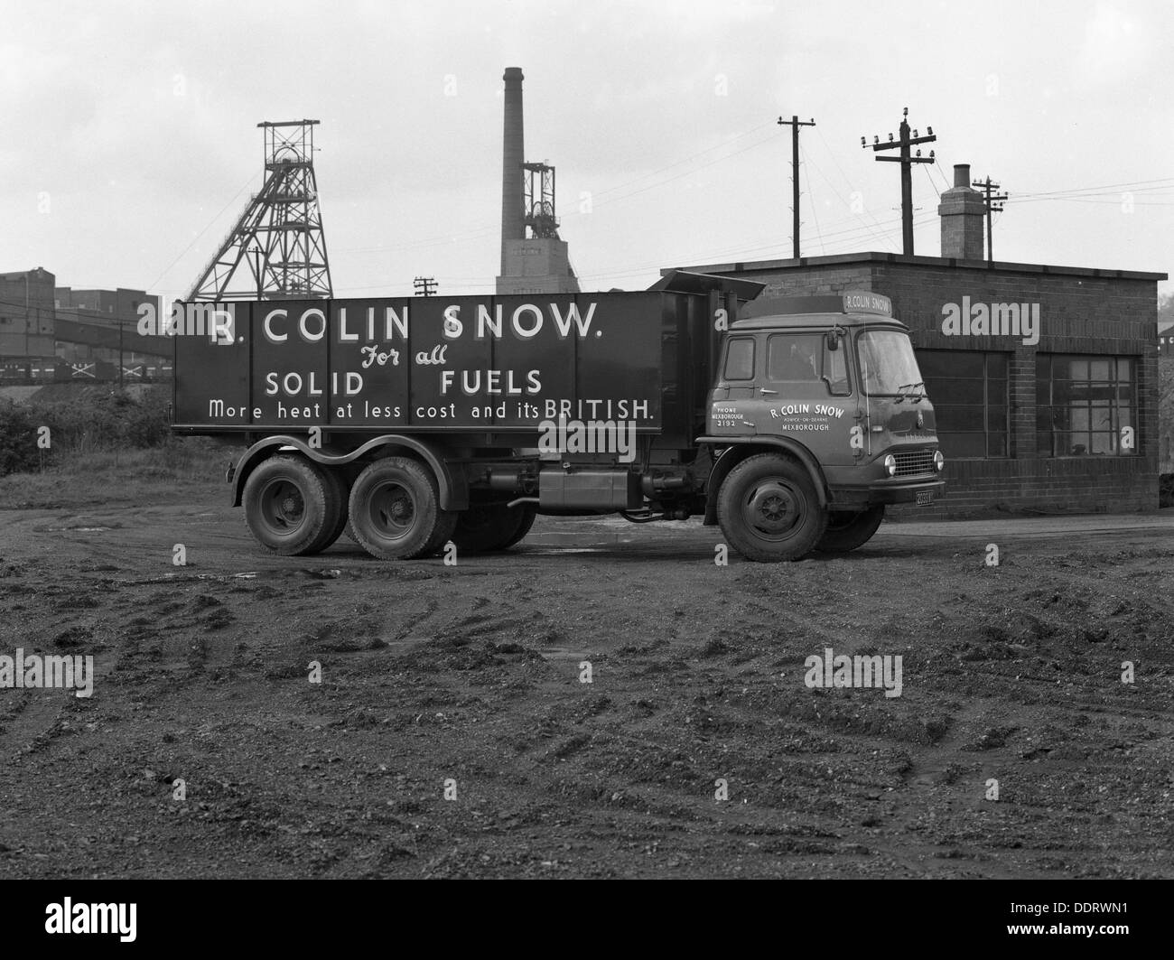 R Colin Snow marchands de charbon wagon, Barnburgh Colliery, Yorkshire du Sud, 1961. Artiste : Michael Walters Banque D'Images
