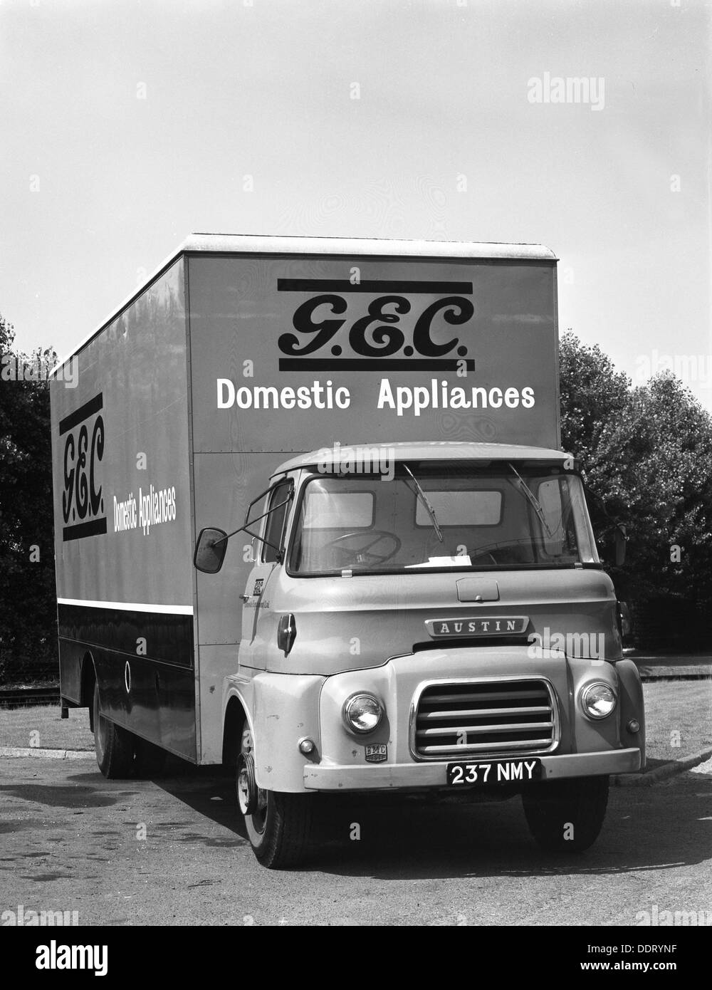 Camion de livraison Austin GEC, Swinton Yorkshire du Sud, 1963. Artiste : Michael Walters Banque D'Images