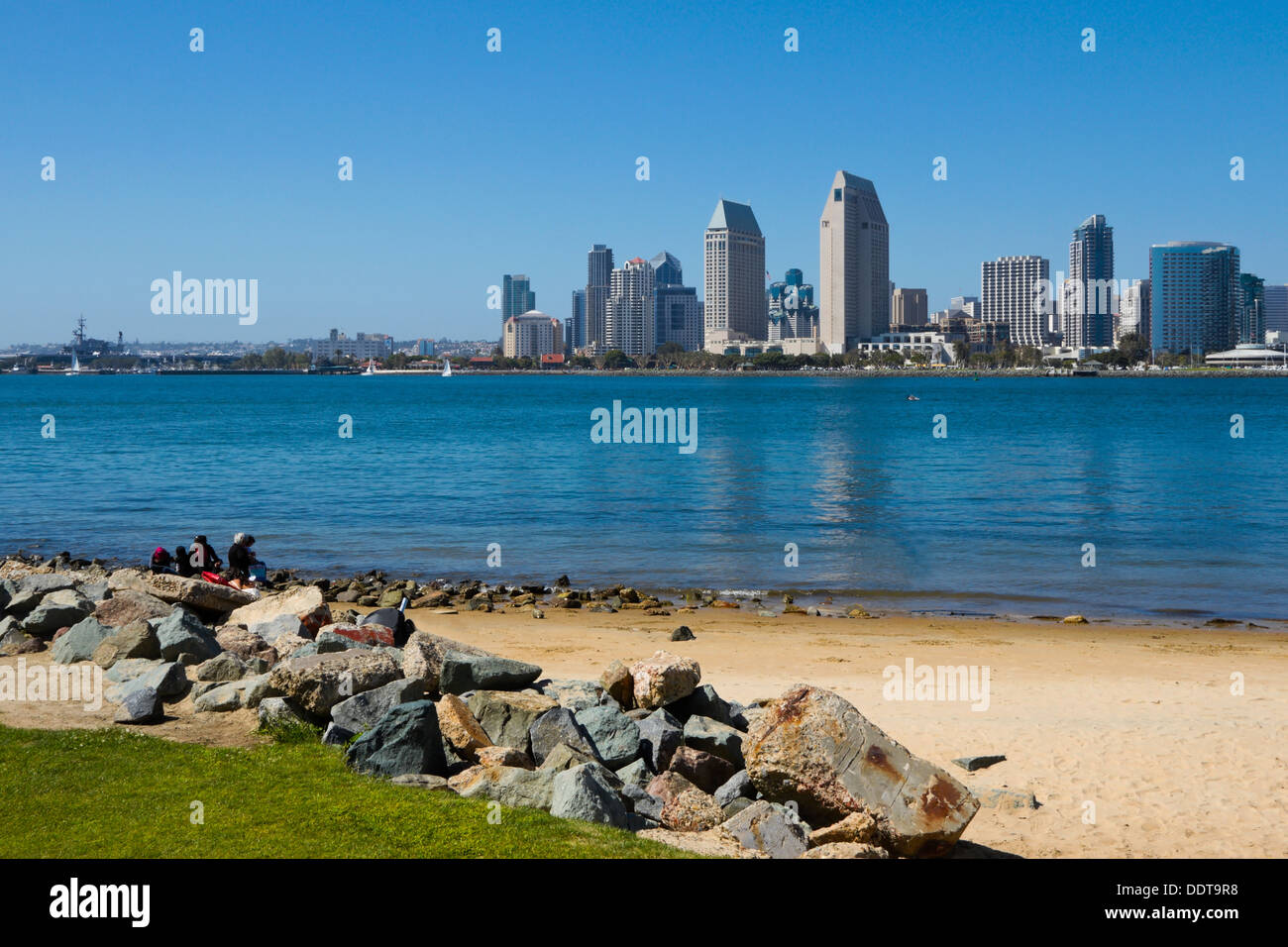 Skyline Cityscape du centre-ville de la ville de San Diego, à partir de l'île Coronado, Californie, USA Banque D'Images