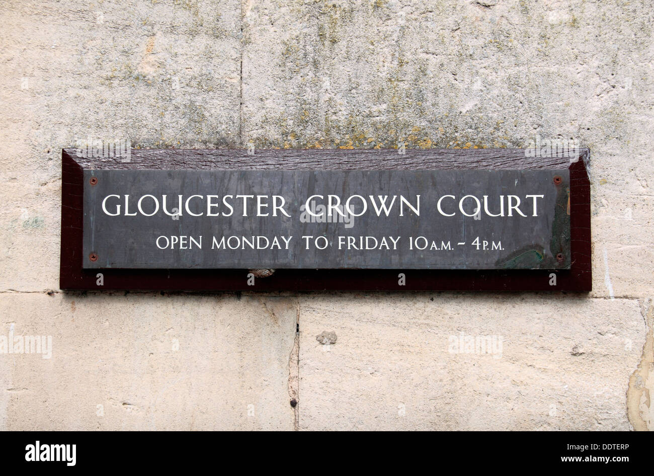 Avis à l'extérieur de la Couronne, le palais de justice de Gloucester, Longsmith Street, Gloucester, Gloucestershire, GL1 2TS, UK Banque D'Images