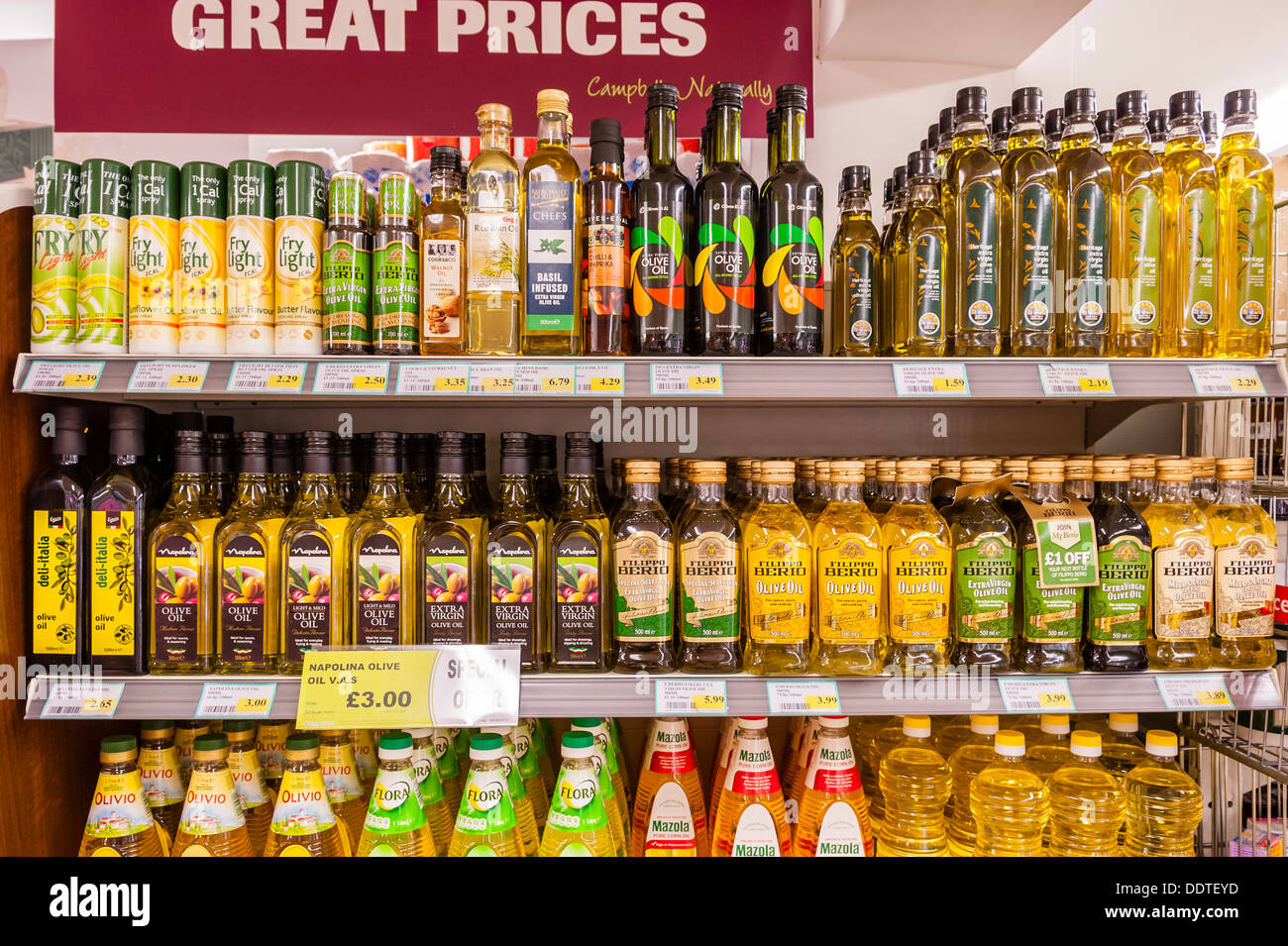 L'huile de cuisson dans un supermarché au Royaume-Uni Banque D'Images