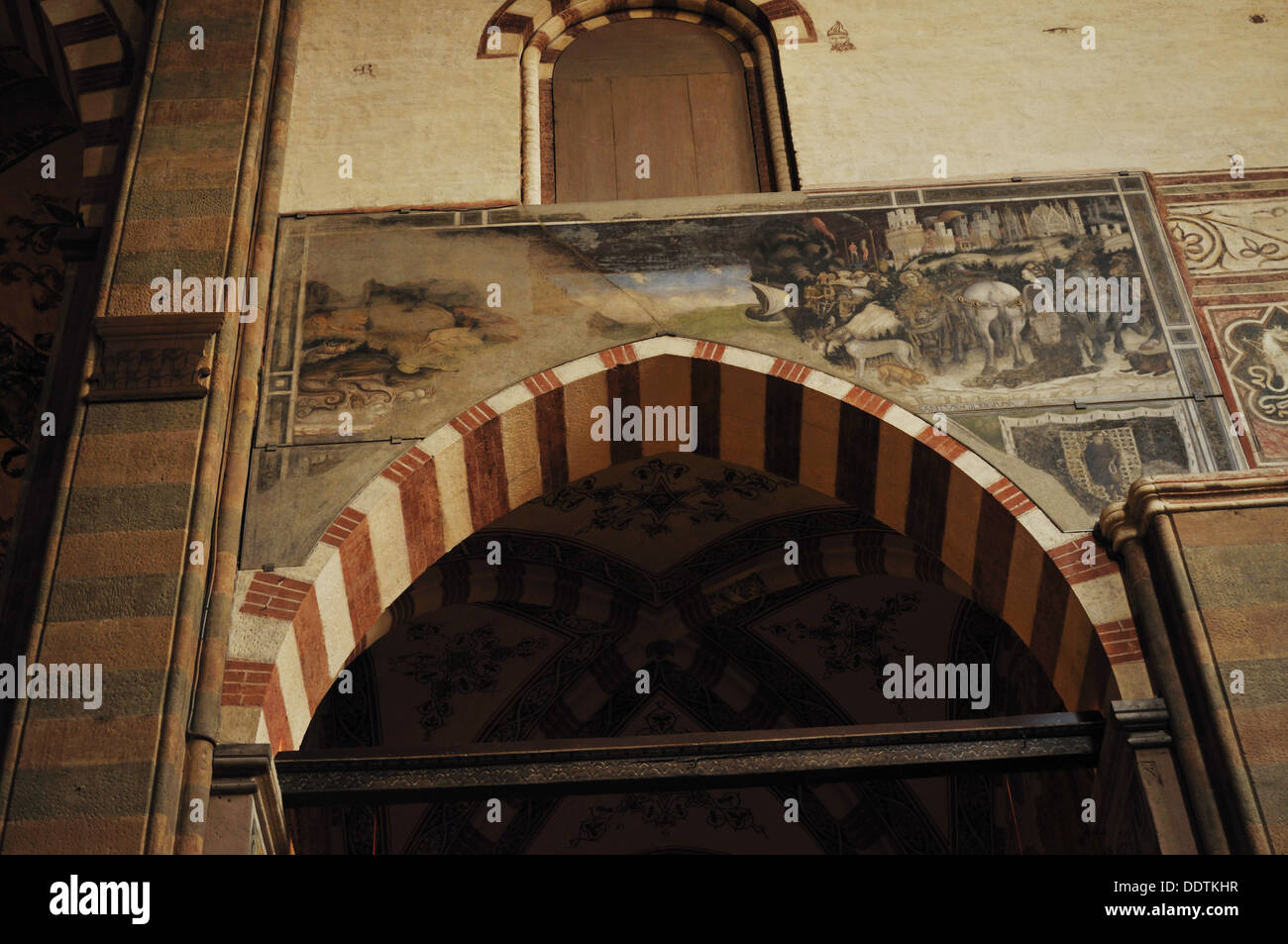 La fresque de Pisanello St George et la princesse, au-dessus de la chapelle Pellegrini dans l'église de Ste Anastasie, Vérone. Banque D'Images