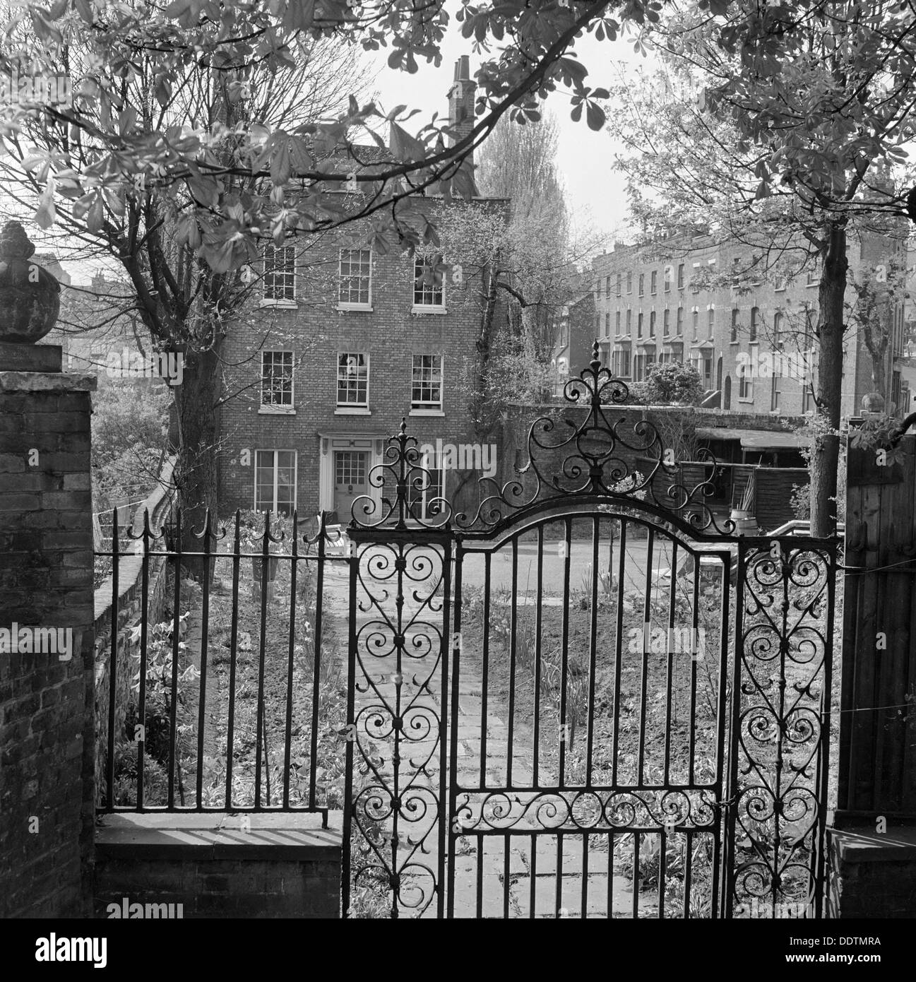 Maison Gardnor, jaugée à pied, Hampstead, Londres, 1960-1965. Artiste : John Gay Banque D'Images