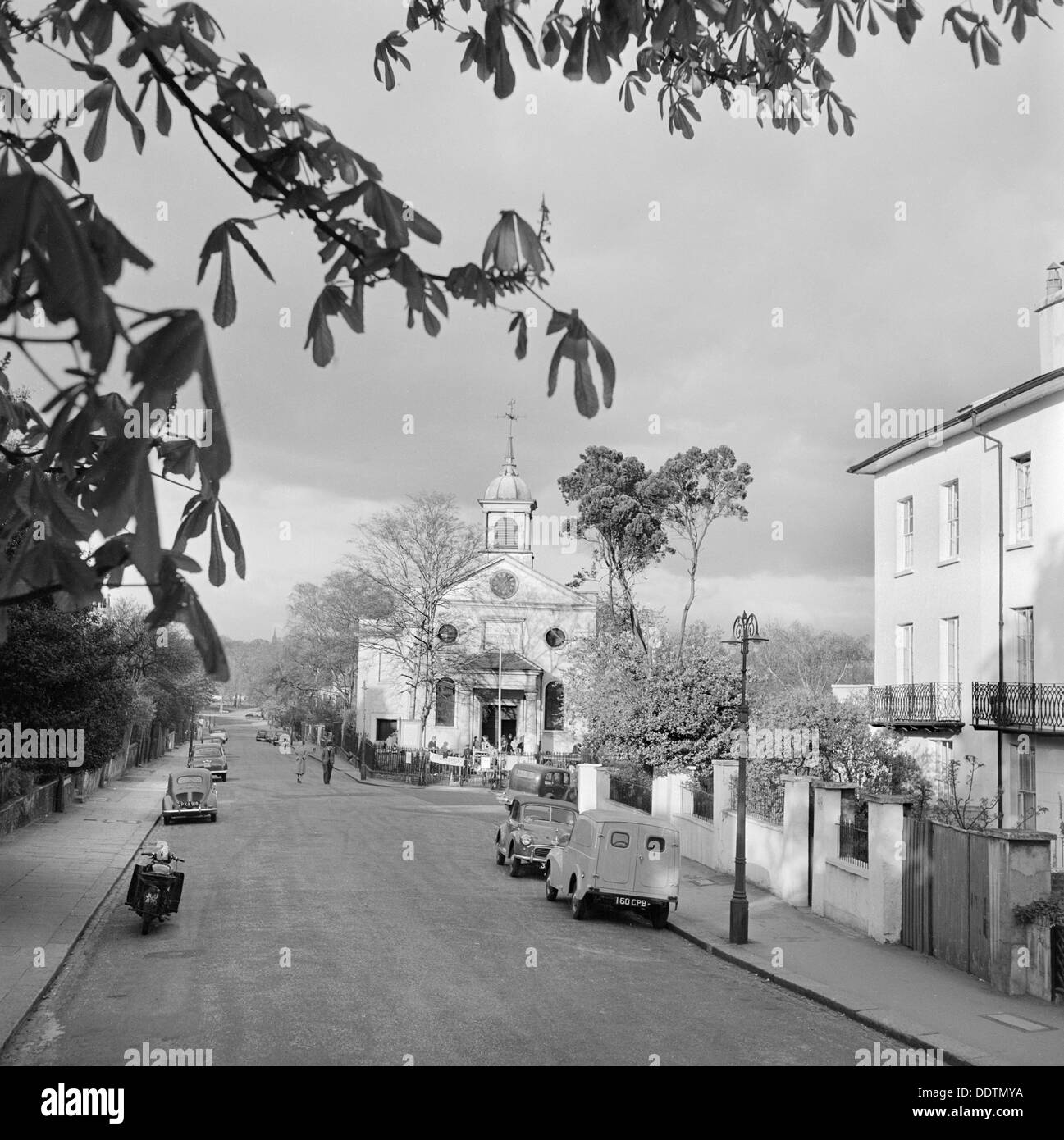 L'église Saint John's, Downshire Hill, Hampstead, Londres, 1960-1965. Artiste : John Gay Banque D'Images