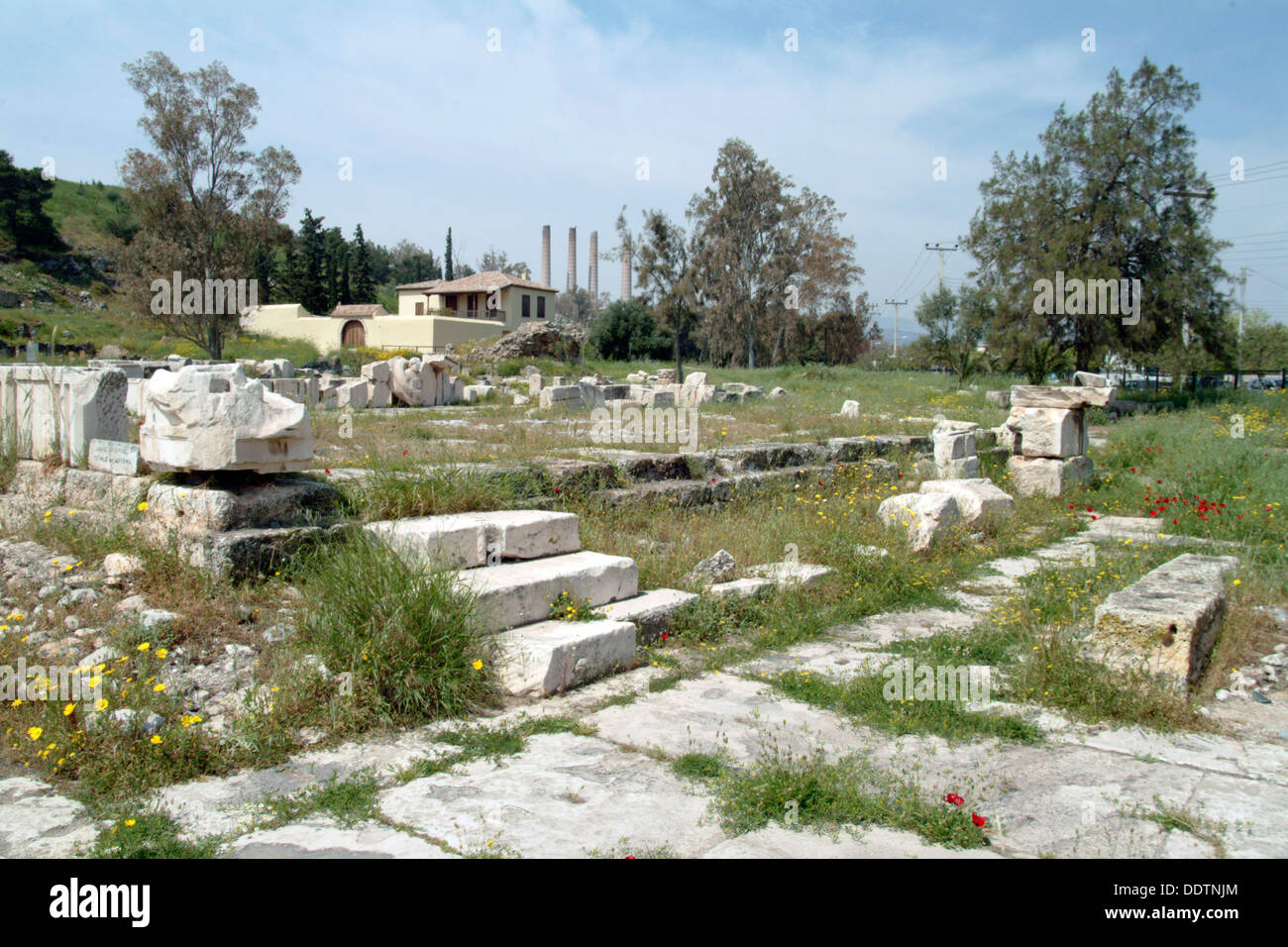 Le Temple d'Artémis Propylaea à Eleusis, en Grèce. Artiste : Samuel Magal Banque D'Images