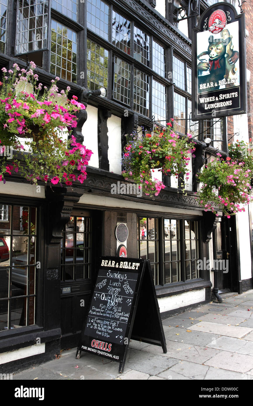 L'ours et Billet public house à Chester, en Angleterre. Banque D'Images