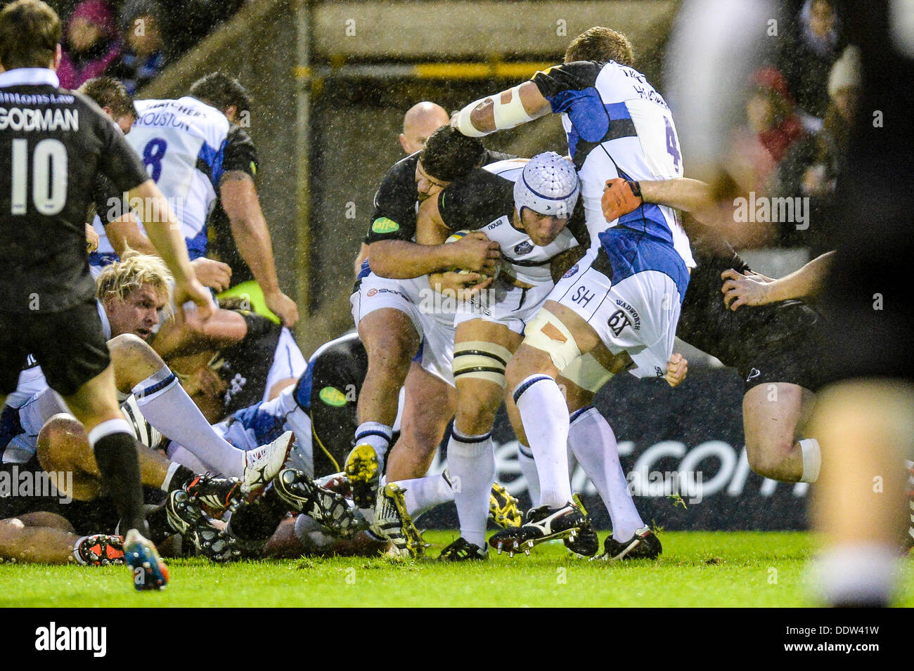 Newcastle, Royaume-Uni. Le 06 août, 2013. Baignoire faire une pause durant la Aviva Premiership Rugby match entre Newcastle Falcons et Bath Rugby de Kingston Park Stadium. Credit : Action Plus Sport/Alamy Live News Banque D'Images