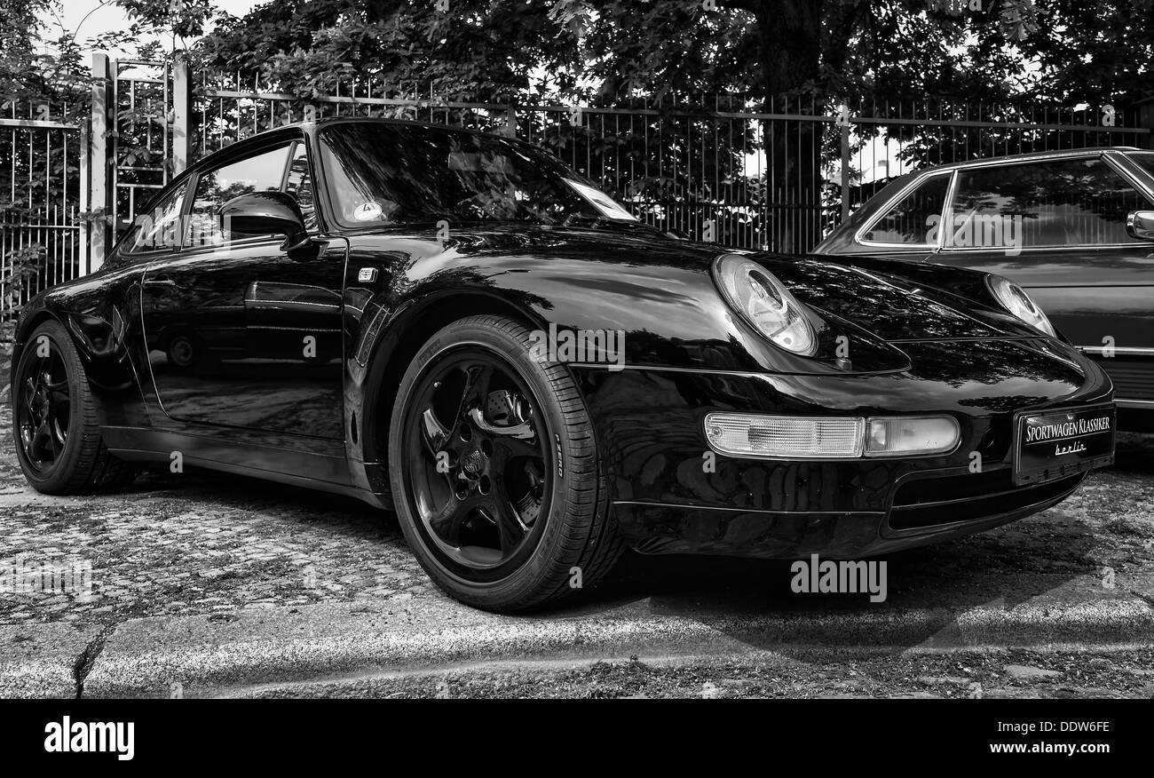 La Porsche 911, vue de face (noir et blanc) Banque D'Images