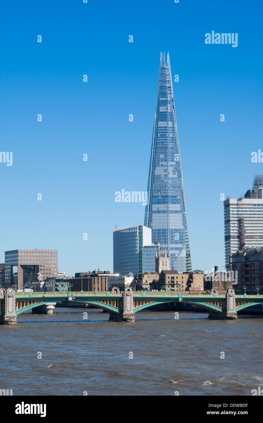 L'Angleterre, Londres, Thames, Shard Tower 309m de haut, l'architecte Renzo Piano Banque D'Images