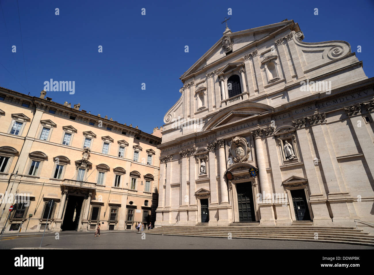 Italie, Rome, Piazza del Gesù, Palazzo Altieri et Chiesa del Gesù (église de Jésus) Banque D'Images