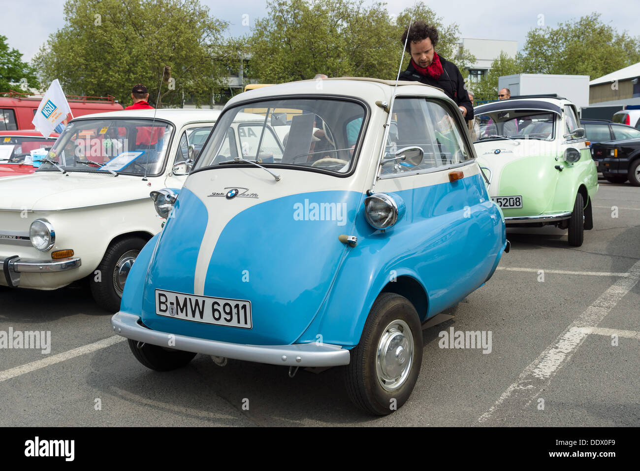 BERLIN - 11 MAI : berline BMW Isetta 300, 26e Oldtimer-Tage Berlin-Brandenburg, 11 mai 2013, Berlin, Allemagne Banque D'Images
