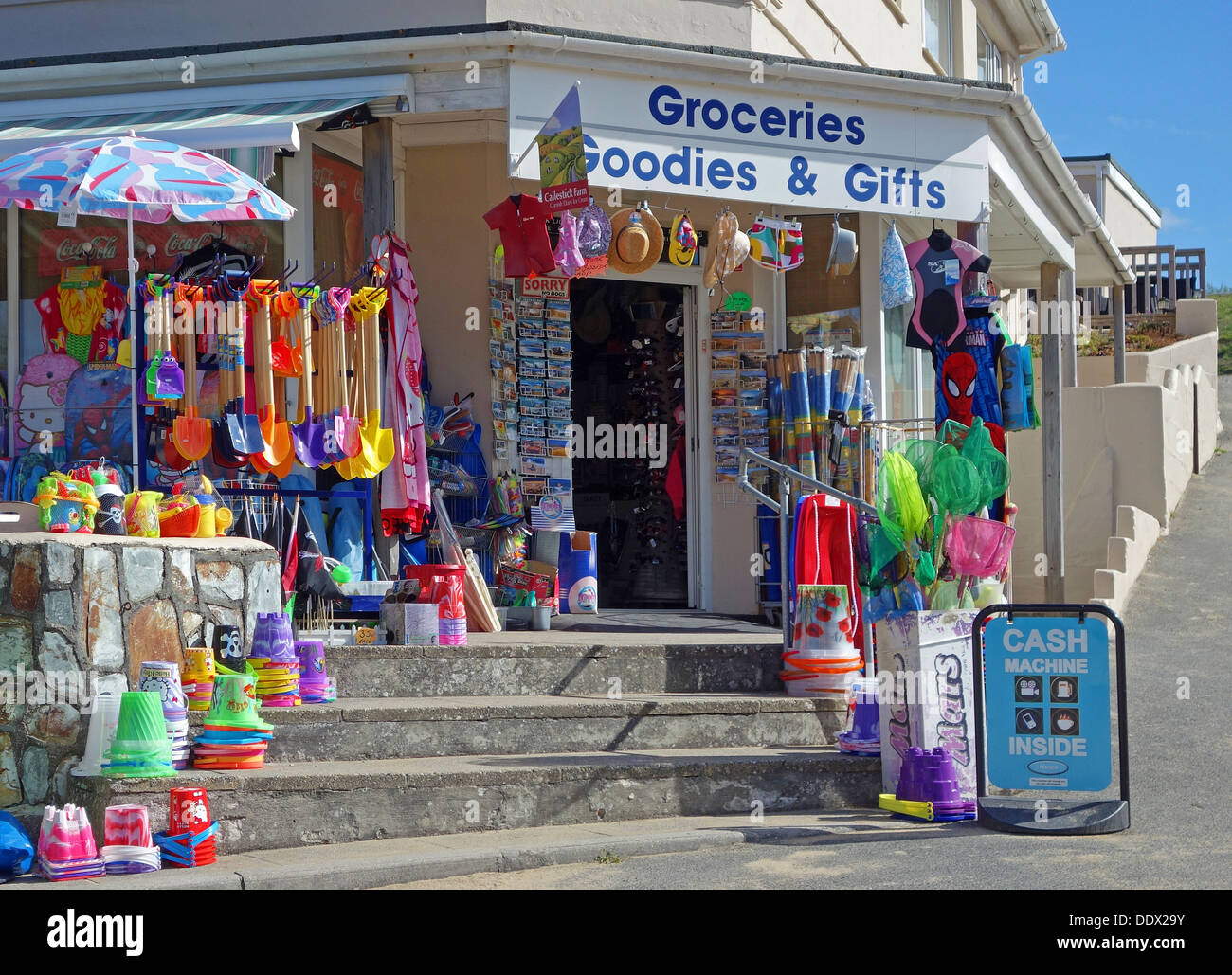 Une station gifts store à Baie de Holywell près de Newquay, à Cornwall, UK Banque D'Images