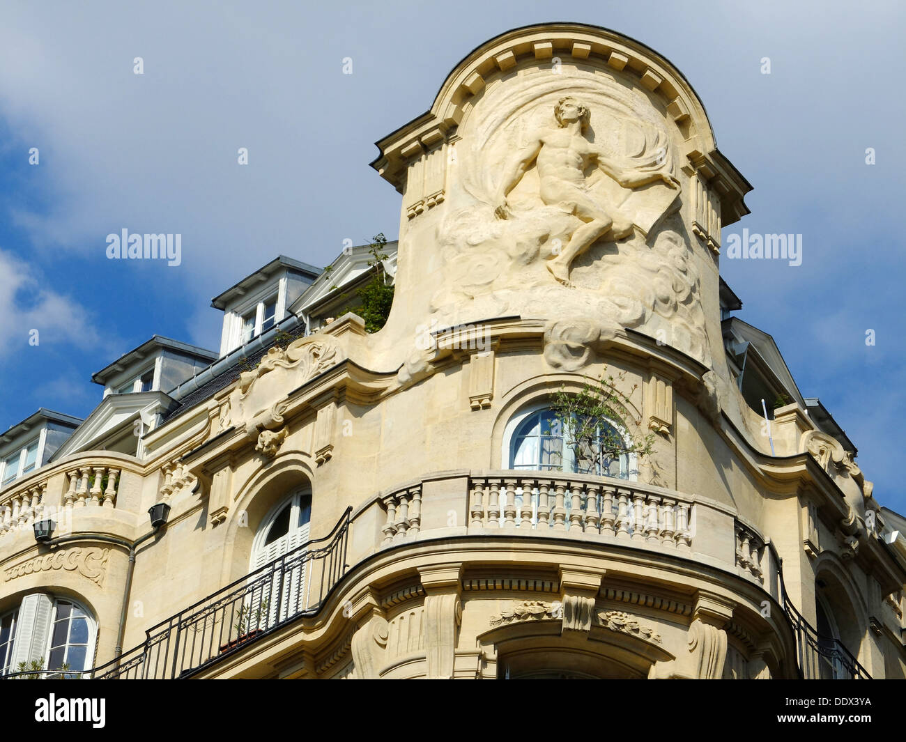 Paris boulevard raspail Banque de photographies et d’images à haute ...
