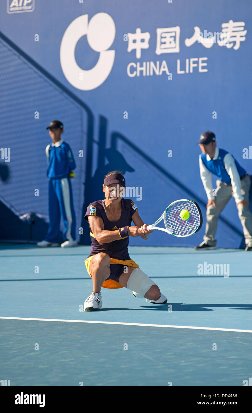 Kimiko Date-Krumm du Japon joue Laura Robson de Grande-Bretagne à l'Open de Chine à Beijing, le 30/09/2012 Banque D'Images