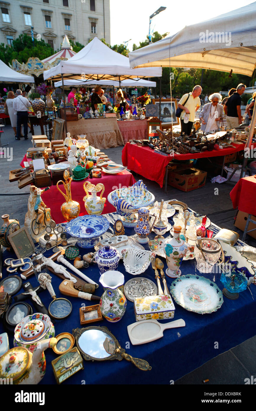 Marché d'antiquités, Pescara, Italie. Banque D'Images