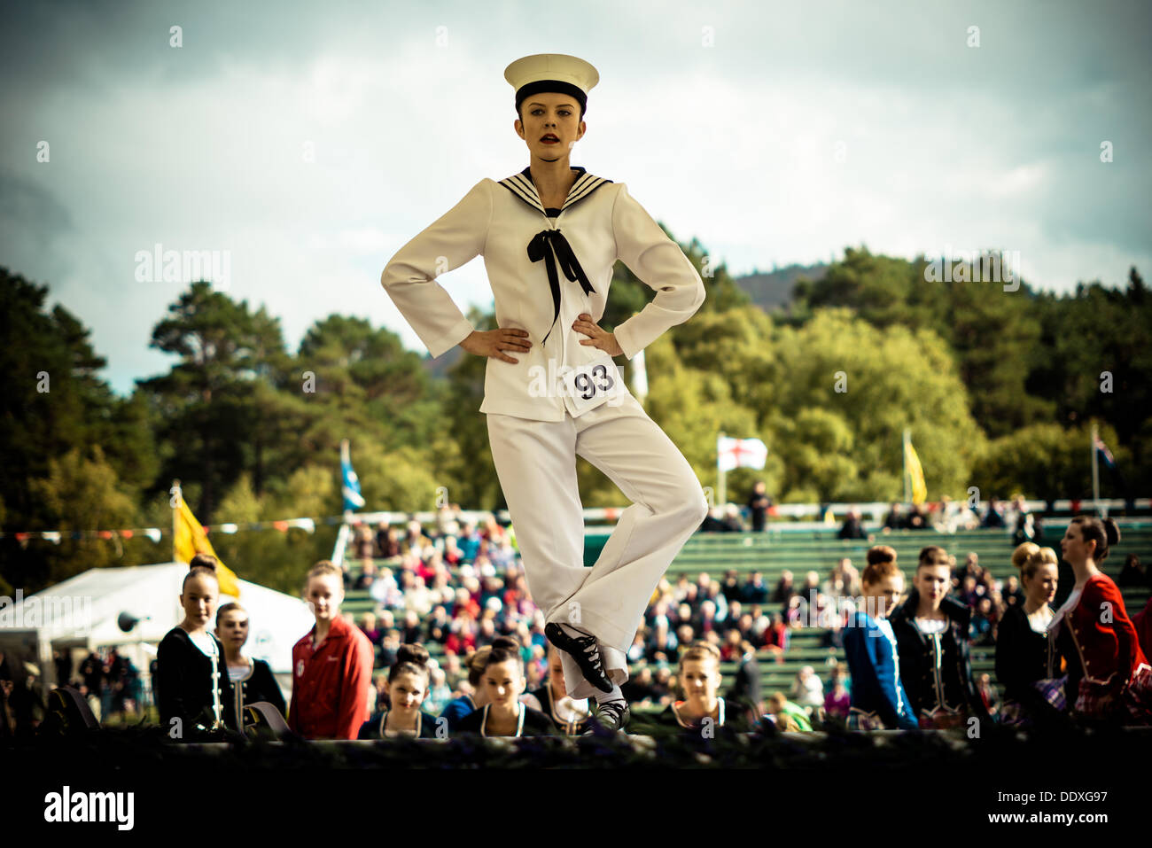 Braemar, Ecosse, Royaume-Uni. 7 septembre 2013 : les marins de danse compétition durant les Jeux des Highlands Braemer annuel à la Princesse Royale et le duc de Fife Memorial Park Banque D'Images
