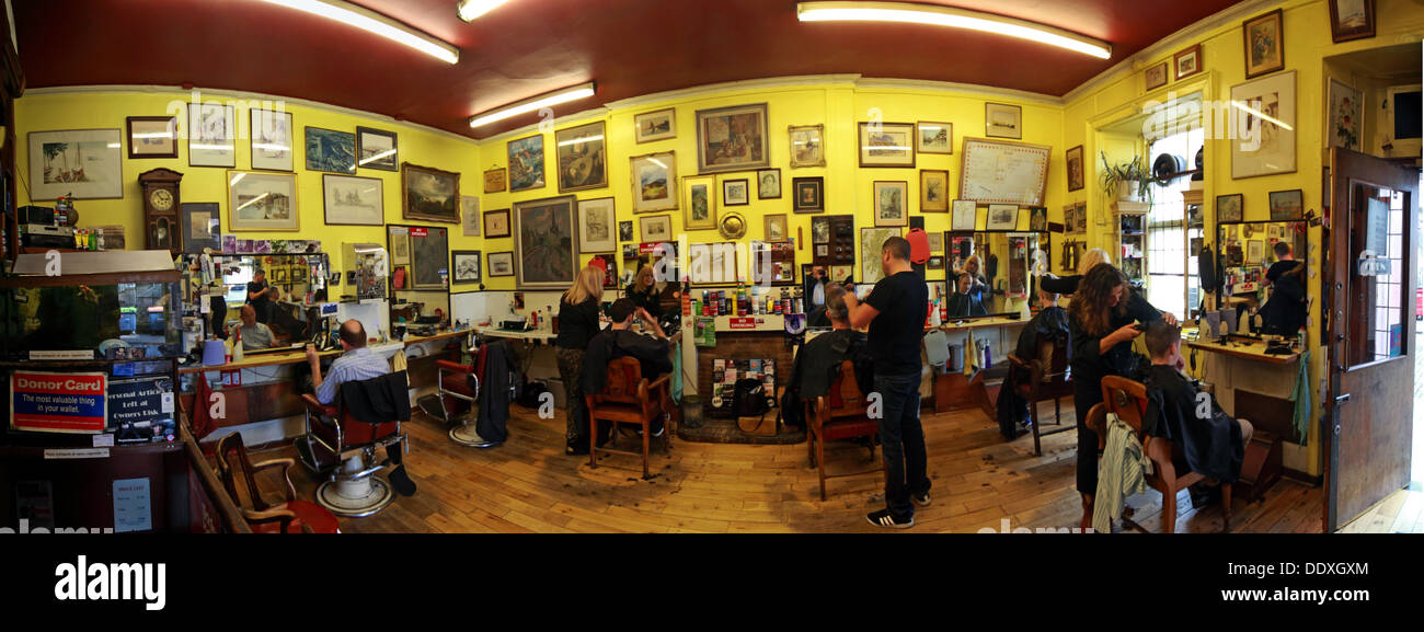 Les barbiers panorama, Woods, Barber Shop 12 Drummond St, Édimbourg, Écosse, Royaume-Uni, EH8 9TU Banque D'Images