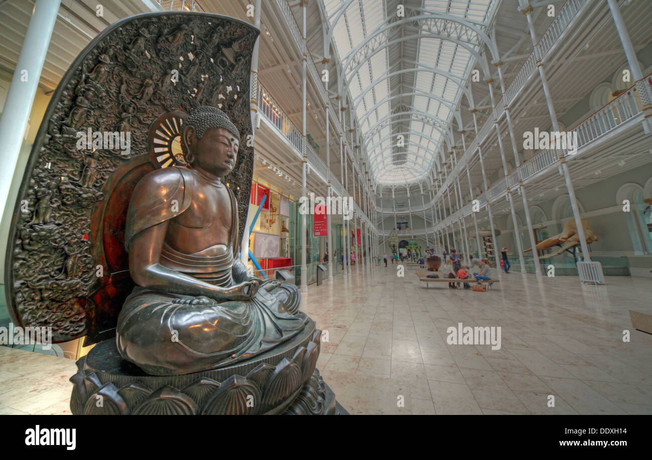 Bouddha au rez-de-chaussée du musée des sciences d'Édimbourg, Musée national d'Écosse, Écosse, Royaume-Uni, Banque D'Images