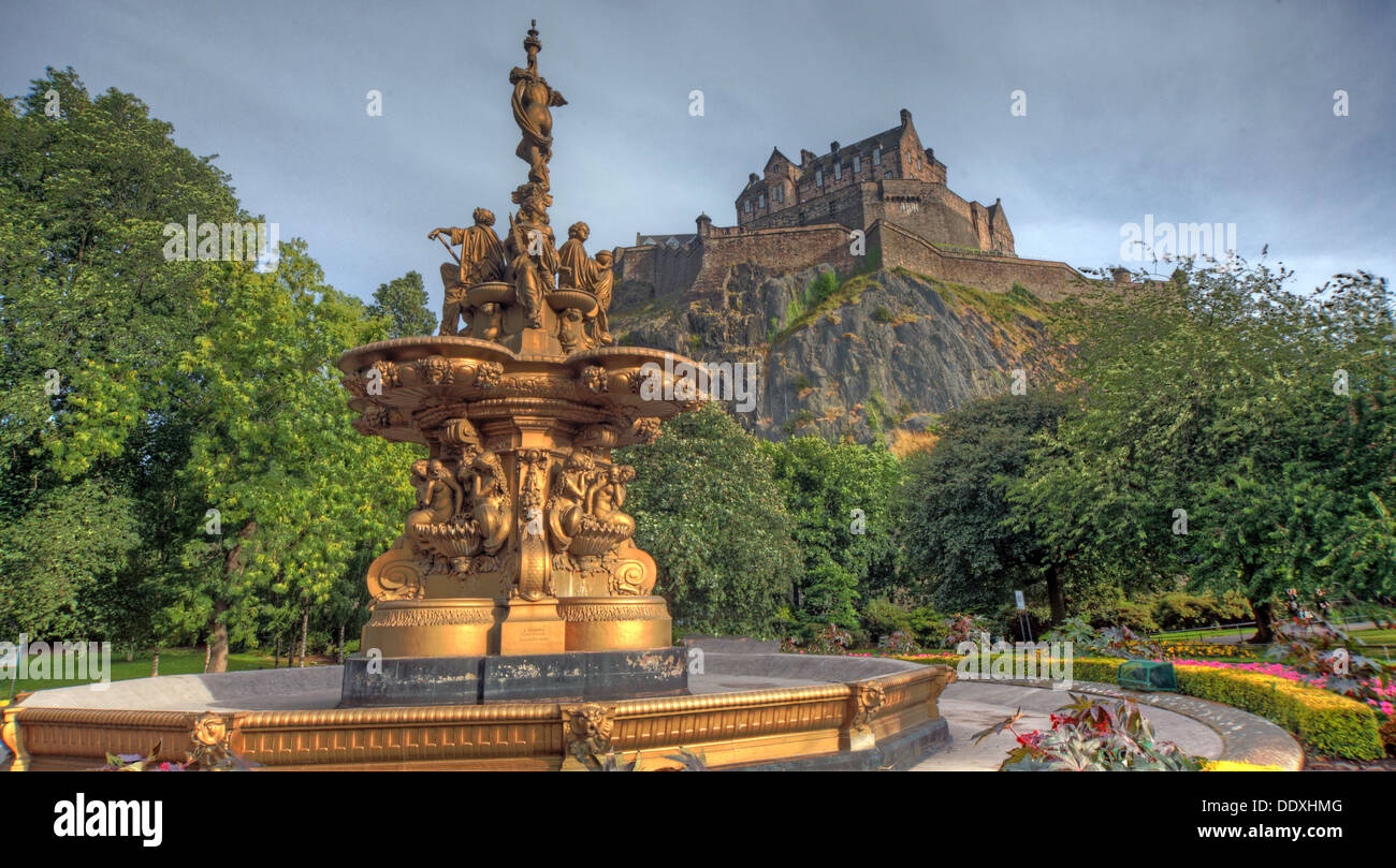 Princes Street Gardens, Édimbourg, Fontaine Ross Gold, Écosse, Royaume-Uni, EH2 2HG Banque D'Images