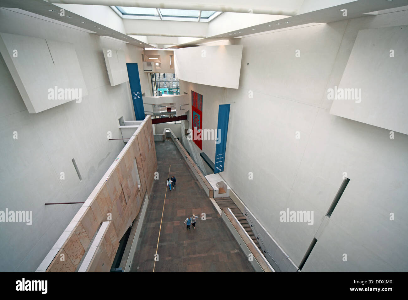 L'intérieur moderne du Musée National d'Écosse, Chambers St Edinburgh City, Ecosse UK EH1 1JF Banque D'Images
