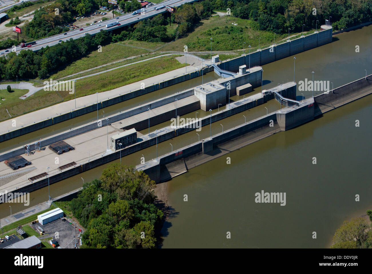 Photographie aérienne McAlpine Locks et le barrage de la rivière Ohio, à Louisville, Kentucky Banque D'Images