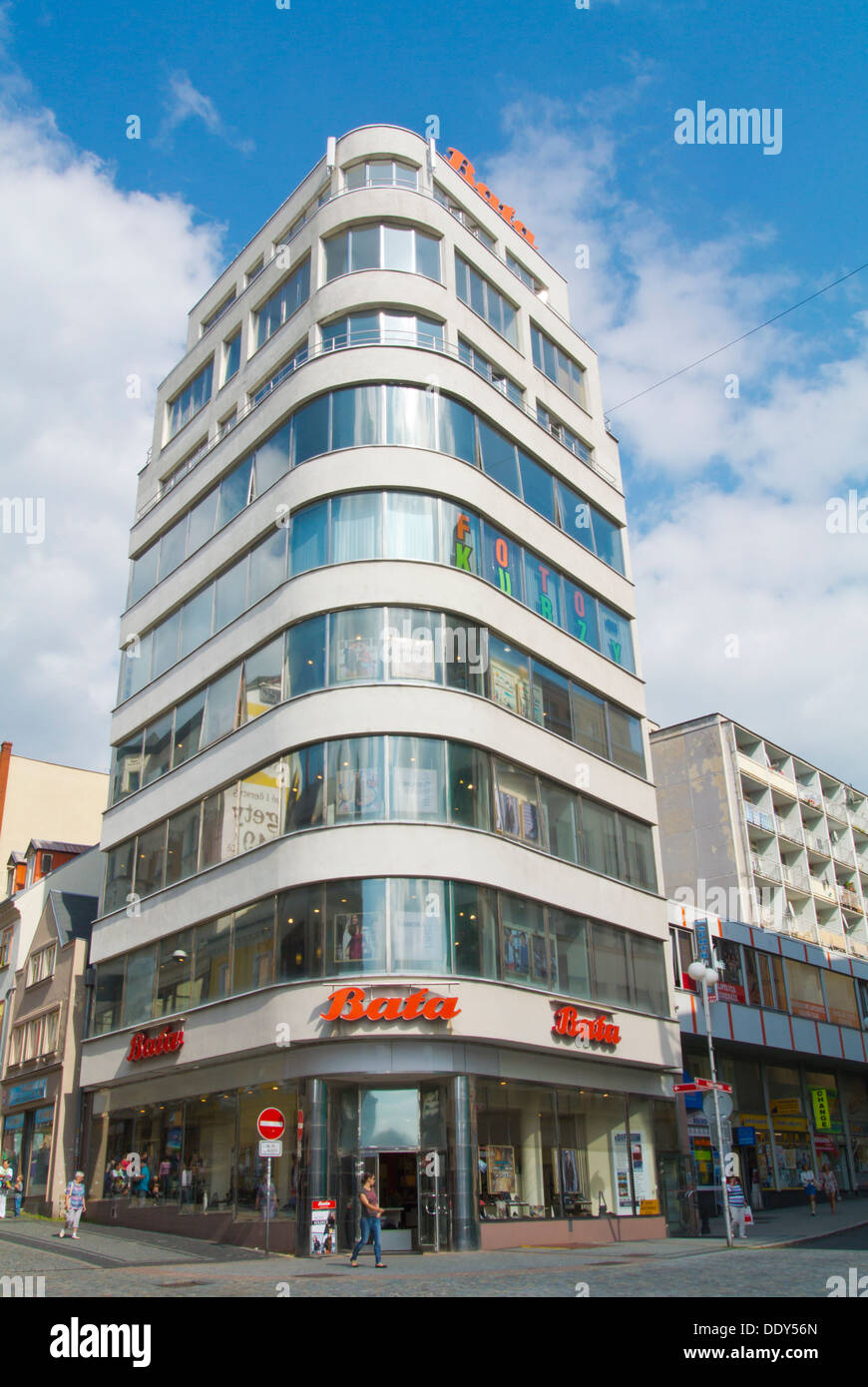 Dům obuvi Baťa la boutique Bata fonctionnaliste (1932) par Vladimír Karfík à Soukenne namesti square Liberec République Tchèque Europe Banque D'Images