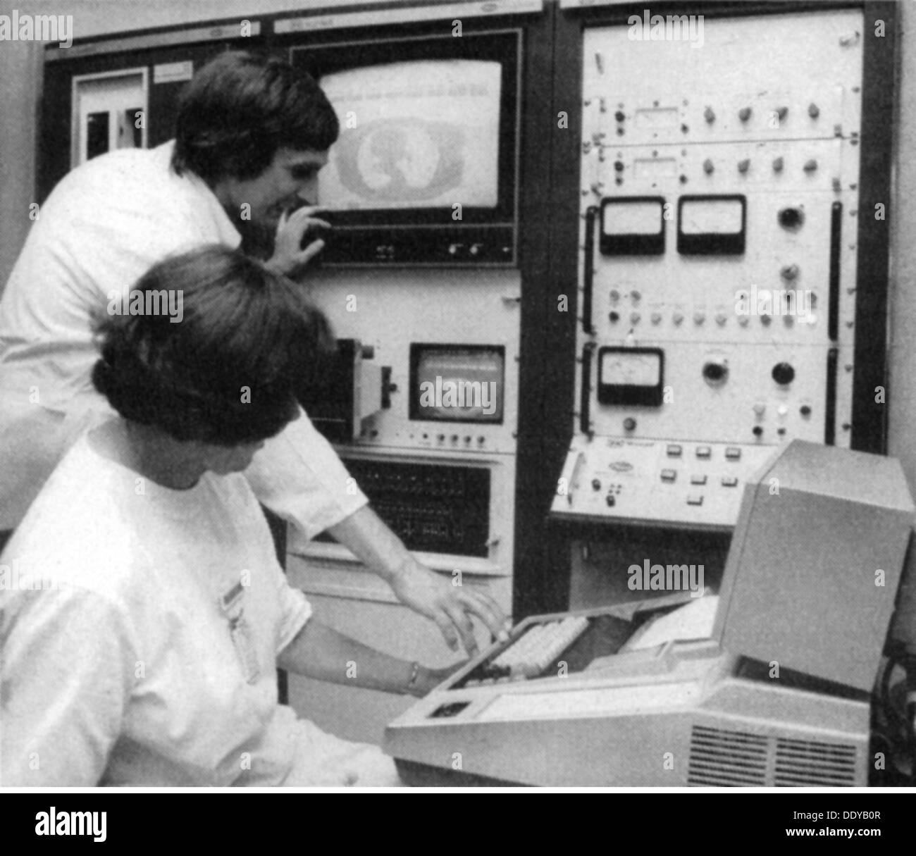 Médecine, irradiation / rayons X / mesure, médecins avec tomographie assistée par ordinateur, 1981, droits additionnels-Clearences-non disponible Banque D'Images
