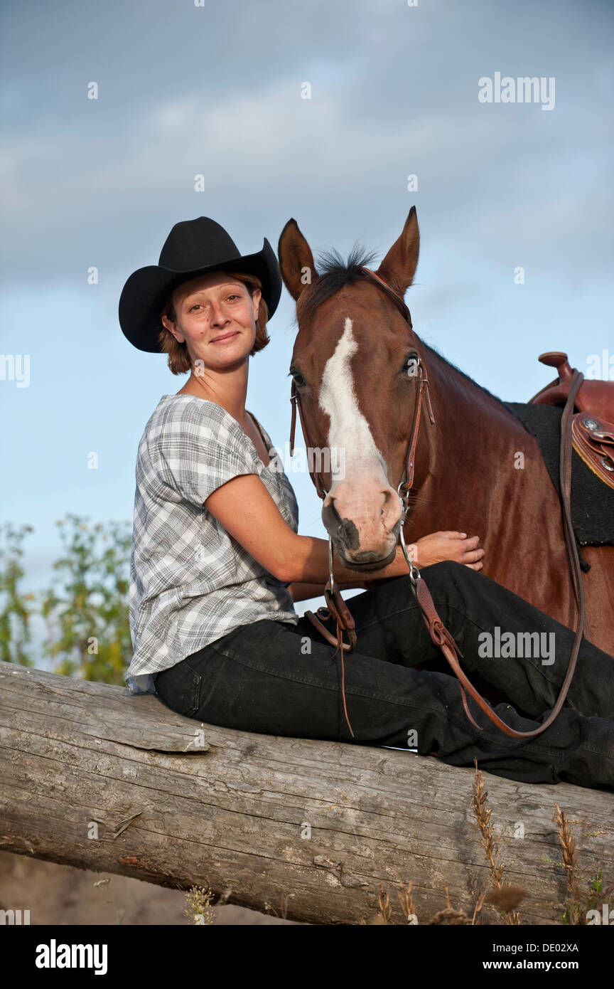 Femme avec un Quarter Horse Banque D'Images