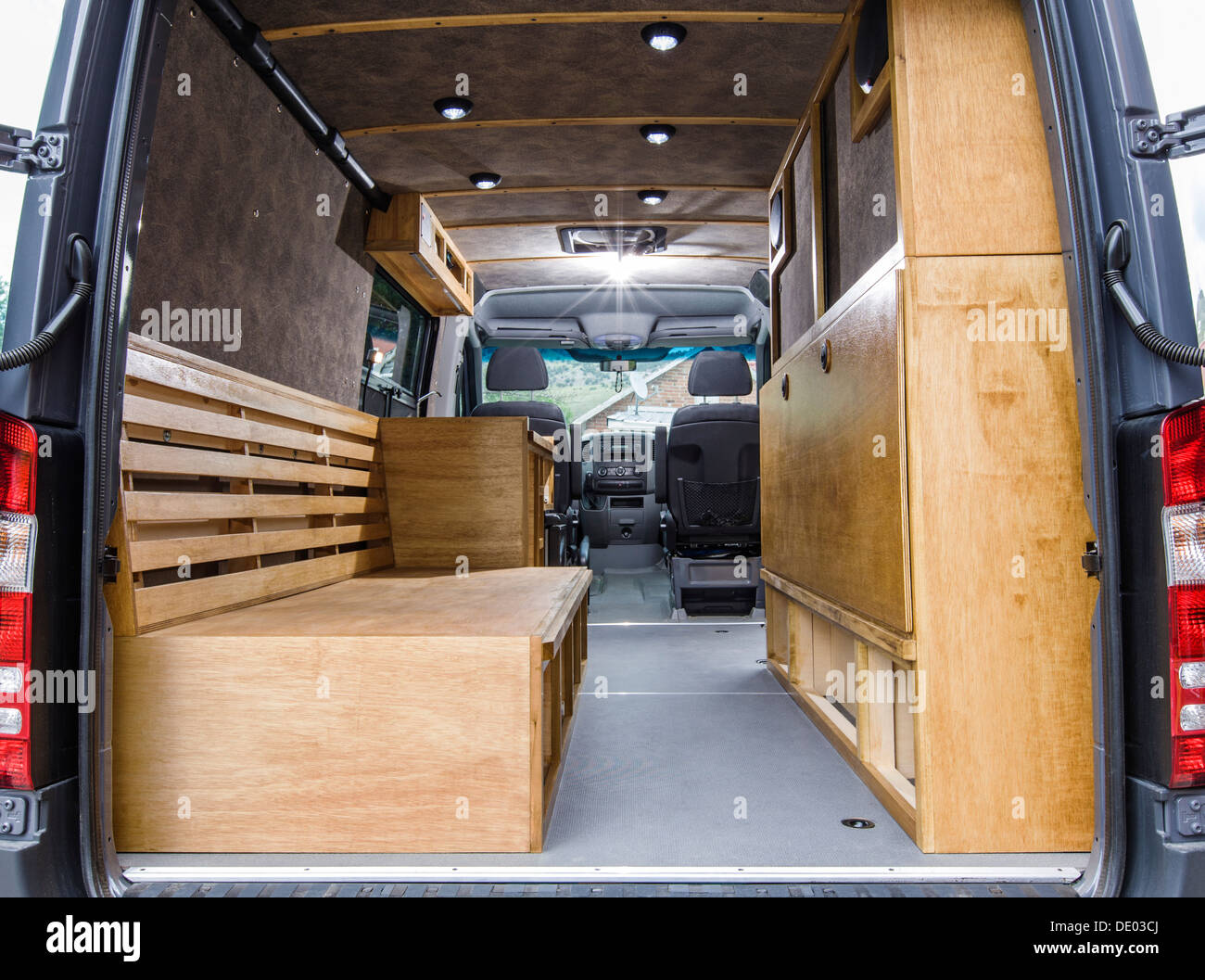 Vue de l'intérieur de MercedesBenz Sprinter Cargo Van 2500, être
