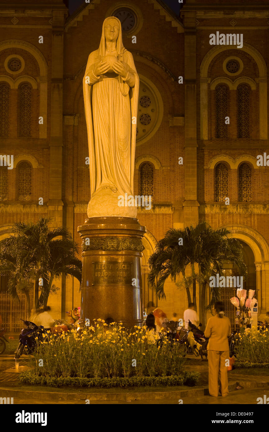 La Cathédrale Notre Dame, Saigon, Ho Chi Minh City, Vietnam, Asie Banque D'Images