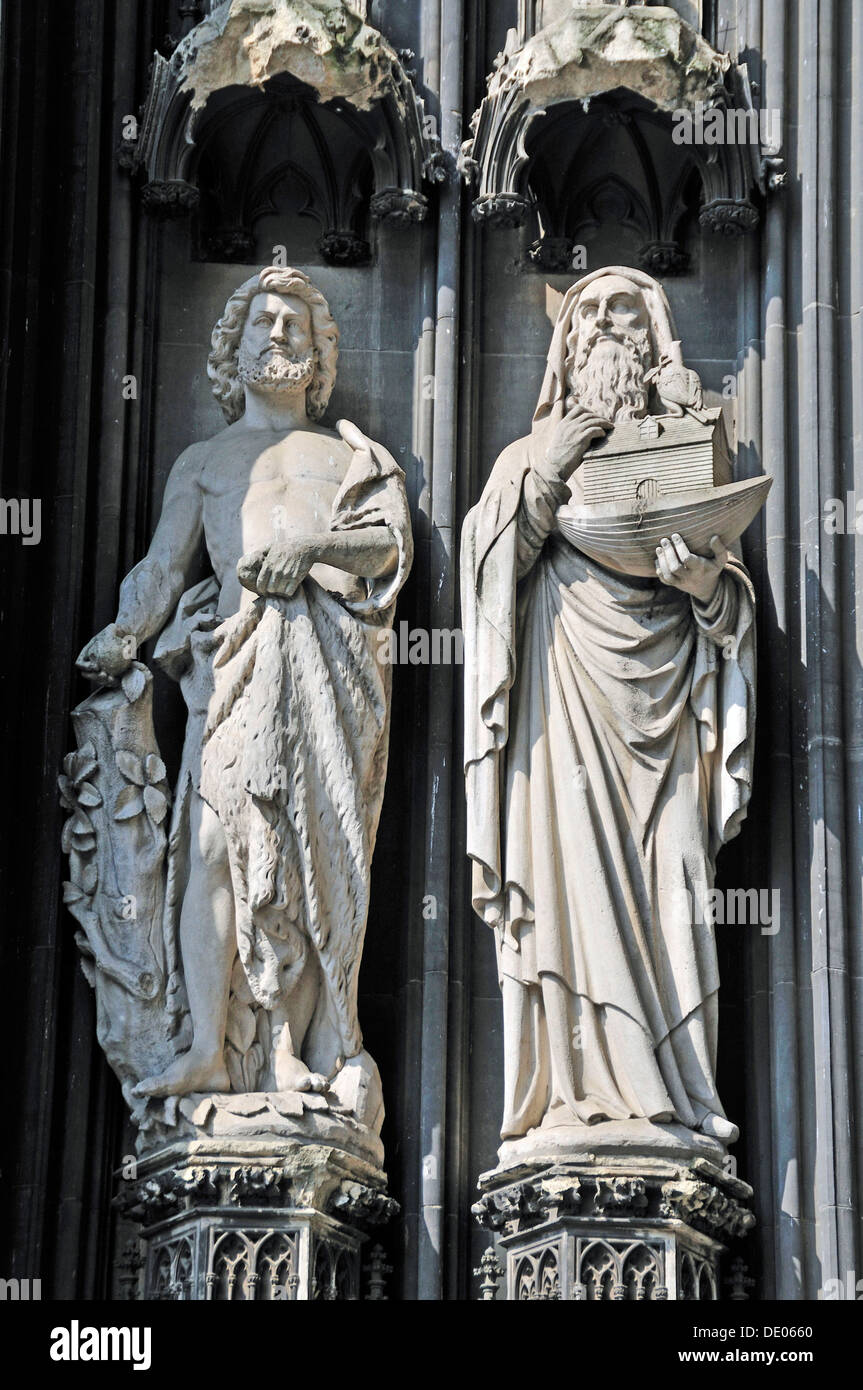 Les figures de saints sur la façade ouest de l'Koelner Dom, la cathédrale de Cologne, Rhénanie du Nord-Westphalie, PublicGround Banque D'Images