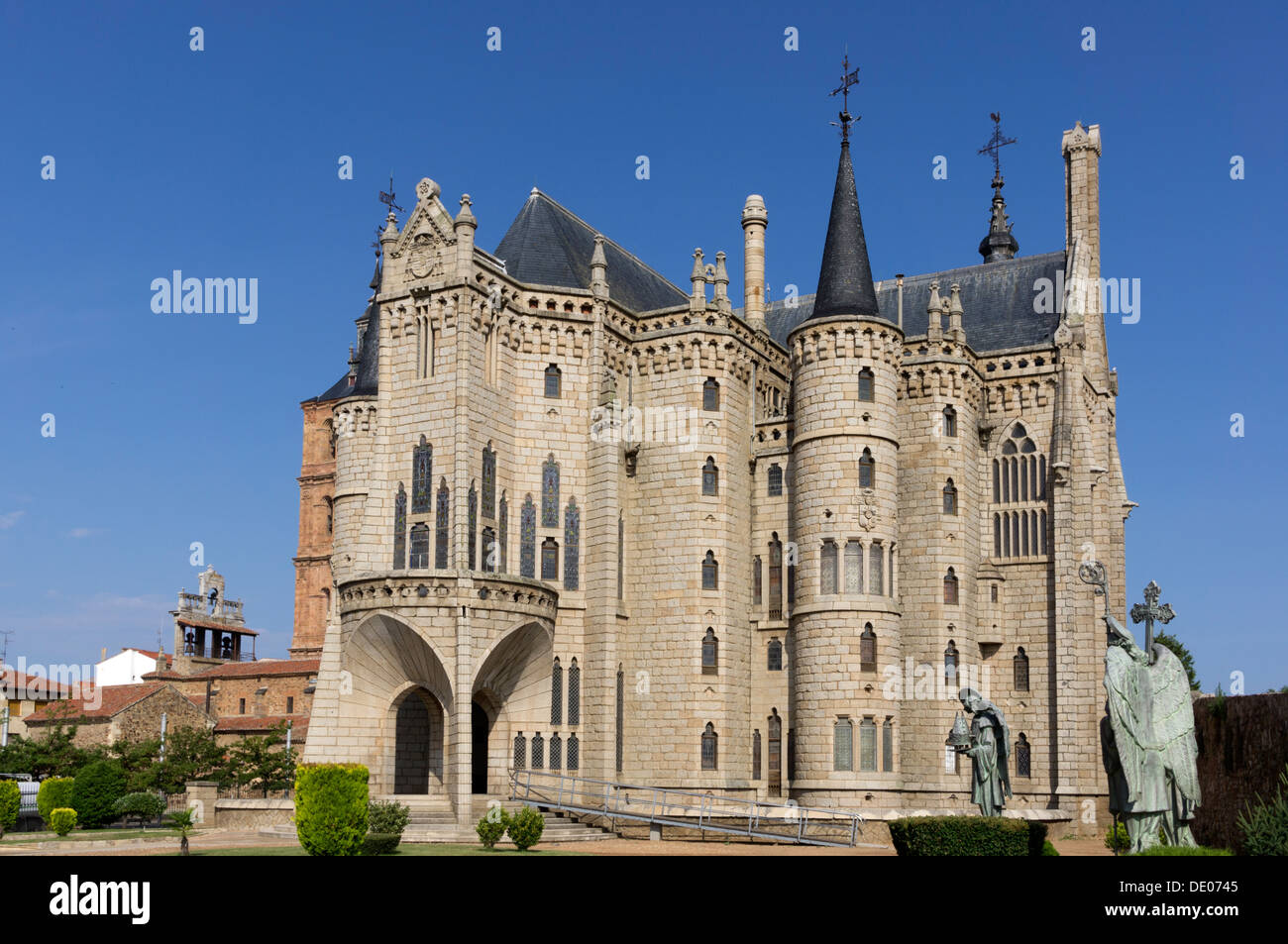 Le palais épiscopal d'Astorga est un bâtiment conçu par l'architecte espagnol Antoni Gaudí. Banque D'Images