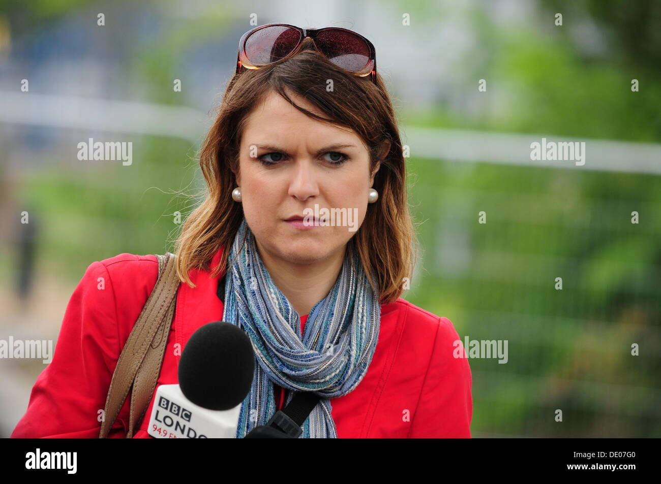 London UK 9 Septembre 2013 : un journaliste sur la protestation contre la vente d'armes DEES 'Say no pour le jeu de l'extérieur des drones Excel London. Credit : Voir Li/Alamy Live News Banque D'Images