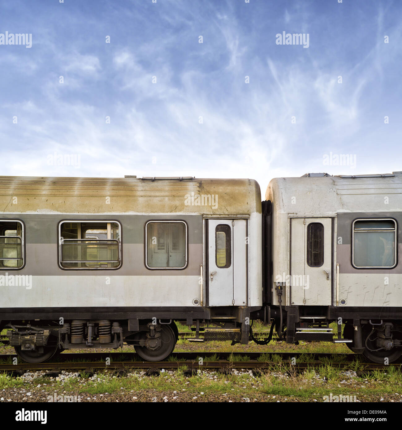 Vieux train wagons dans la gare Banque D'Images