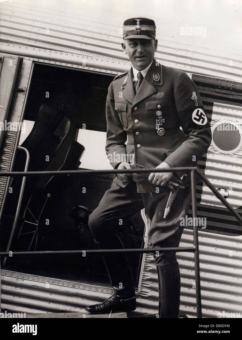 Viktor Lutze, commandant de la SA, l'aéroport de Berlin, Allemagne, 1934. Artiste : Inconnu Banque D'Images