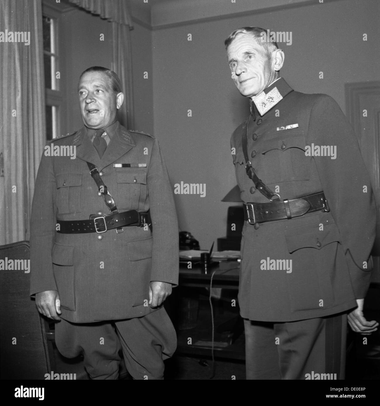 Général suédois Nils Ljung et norvégien Otto Ruge générale, la Norvège, le 8 septembre 1945. Artiste : Karl sandales Banque D'Images