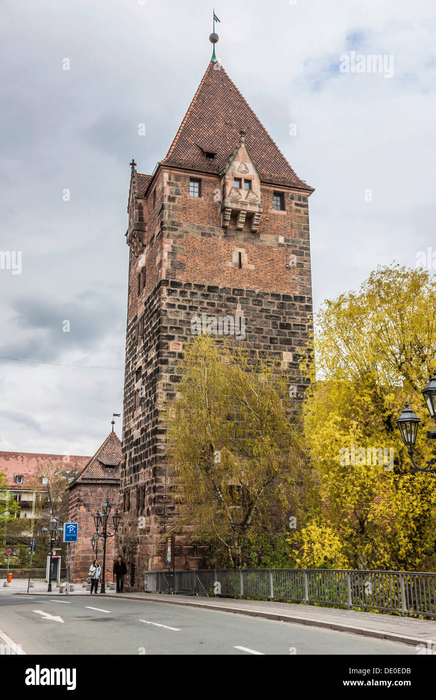 Ou Maennereisen Schuldturm, la prison des débiteurs, construit en 1323 par l'architecte ville Conrad Stromer, Nuremberg, Moyenne-franconie Banque D'Images