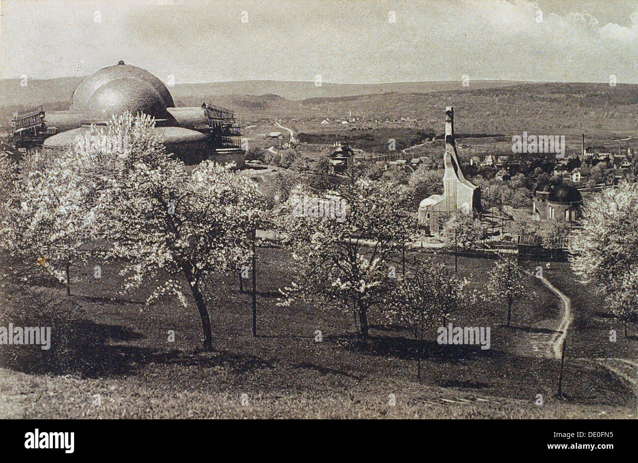 Vue sur le Goetheanum et chauffage Maison, Dornach, Suisse, 1914-1916. Artiste : Inconnu Banque D'Images
