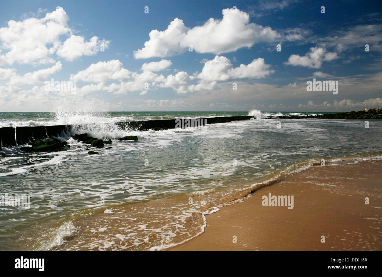 Côte atlantique près de Soulac-sur-mer, région Aquitaine, département de la Gironde, France, Europe Banque D'Images