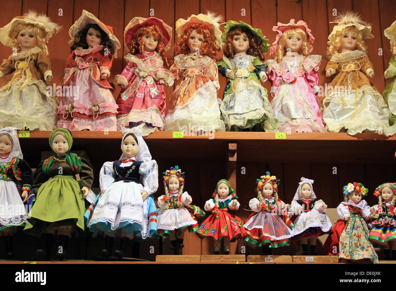 Polish dolls Banque de photographies et d'images à haute résolution - Alamy