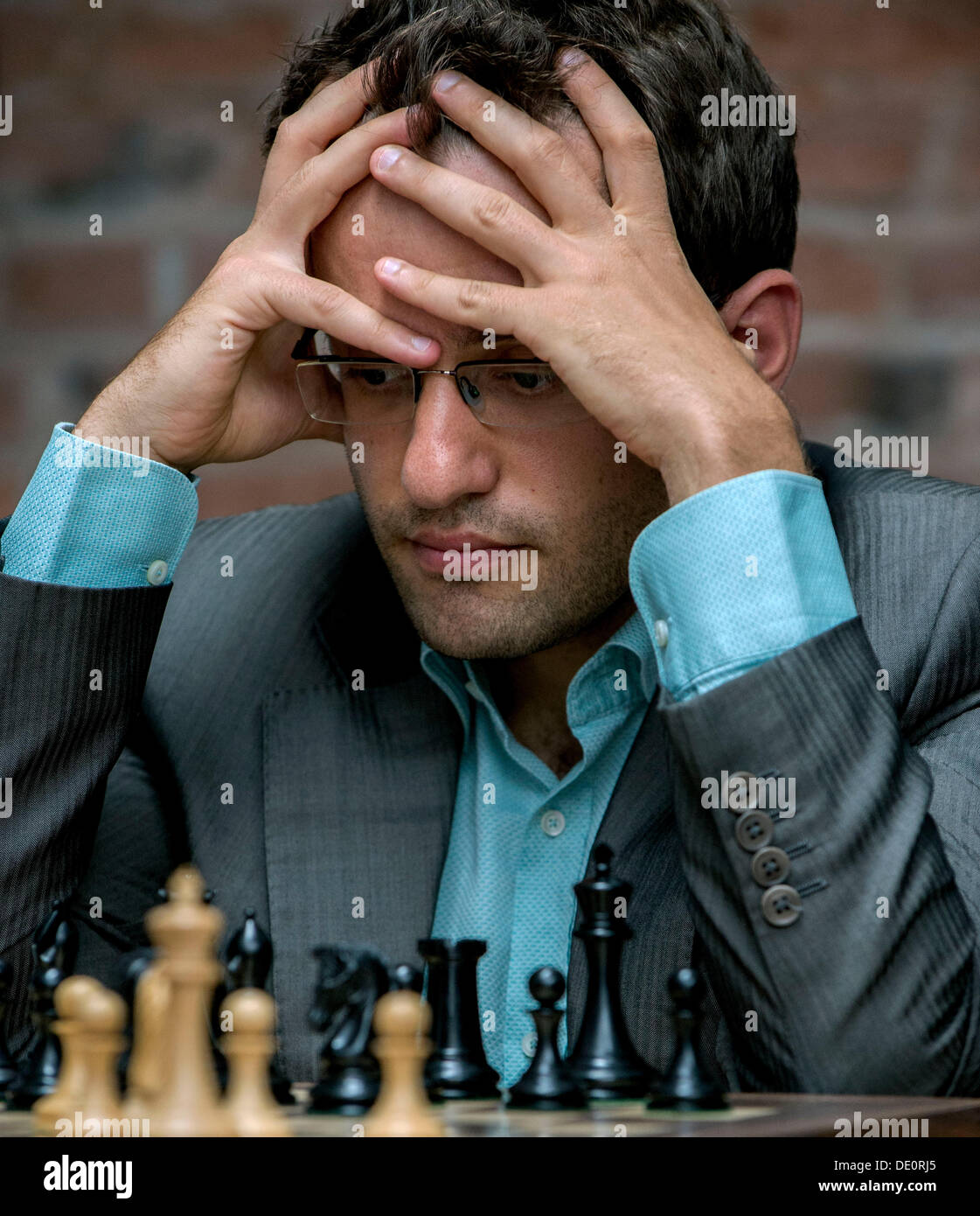 Saint Louis, Missouri, USA. 09 août, 2013. LEVON ARONIAN grand maître d'Arménie fait concurrence à l'inaugural Sinquefield Cup tenue à du Club d'échecs scolaires et centre de Saint Louis. Le tournoi de quatre hommes comprend les deux meilleurs joueurs au monde, Magnus Carlsen (FIDE rating : 2862) et Levon Aronian (FIDE rating : 2802), et les deux meilleurs joueurs aux États-Unis Hikaru Nakamura (FIDE rating : 2774) et Gata Kamsky (FIDE rating : 2733). Les sept jours de l'événement est sans doute le plus fort tournoi d'échecs dans l'histoire des États-Unis. Crédit : Brian Cahn/ZUMAPRESS.com/Alamy Live News Banque D'Images