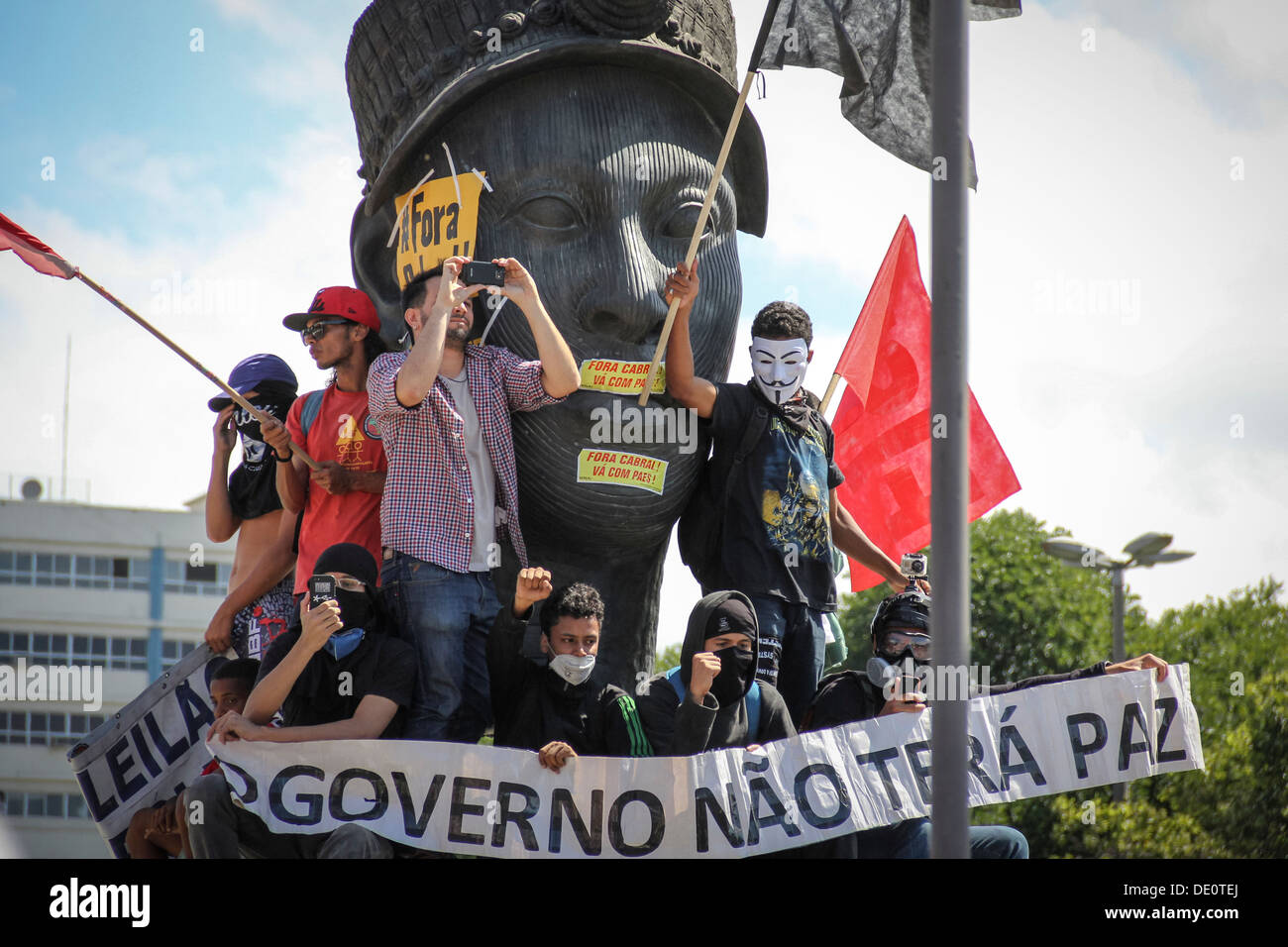 Blocs noirs en signe de protestation à Maison de vacances le 7 septembre sur le buste de Zumbi dos Palmares Banque D'Images