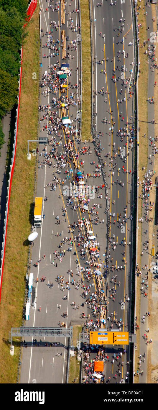 Vue aérienne, RUHR.2010 encore l'action et la vie sur l'A 40, Dortmund, Ruhr, Rhénanie du Nord-Westphalie Banque D'Images