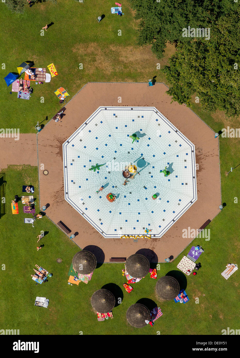 Vue aérienne, Waldschwimmbad Herten, piscine extérieure, Hilden, Rhénanie-du-Nord - Westphalie, Banque D'Images